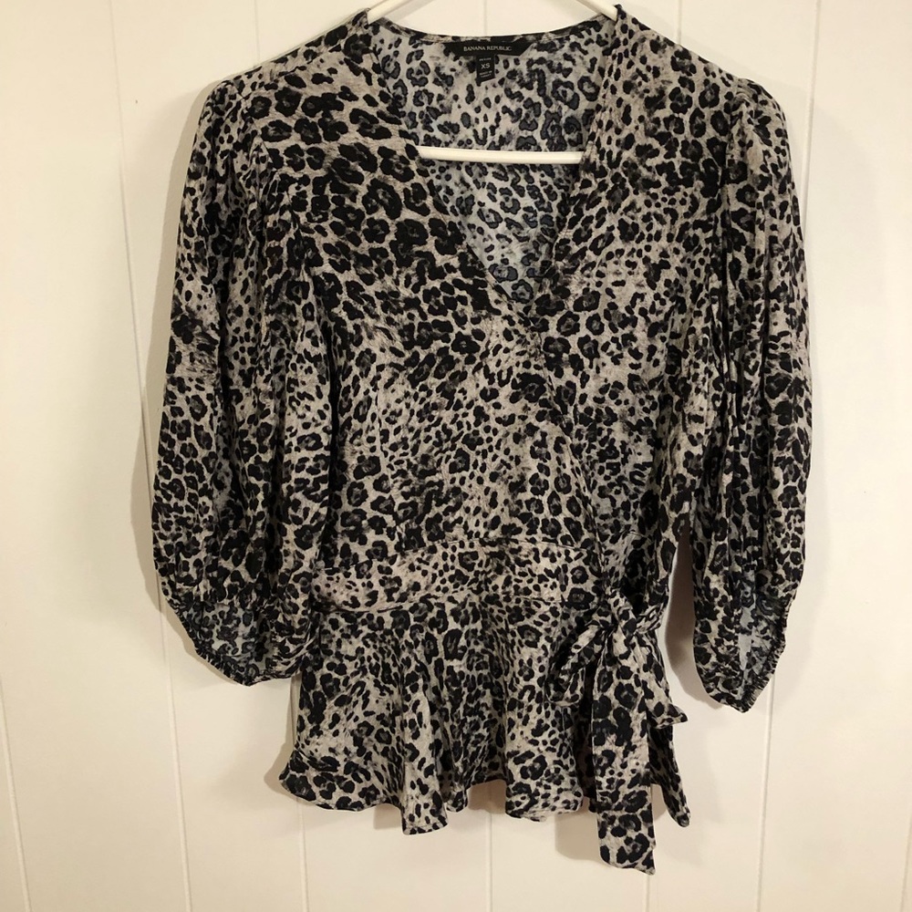 Banana Republic Cheetah Print Gray/Black/White Wrap Blouse XSP